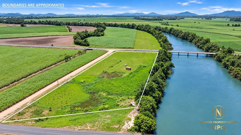 Silky Oak Five Acres on the Tully River with Space to Create