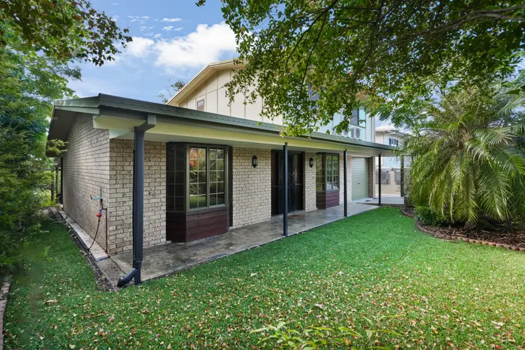 Kin Kora 3 Bedroom Rare Court Opportunity - Comfort, Space & Convenience