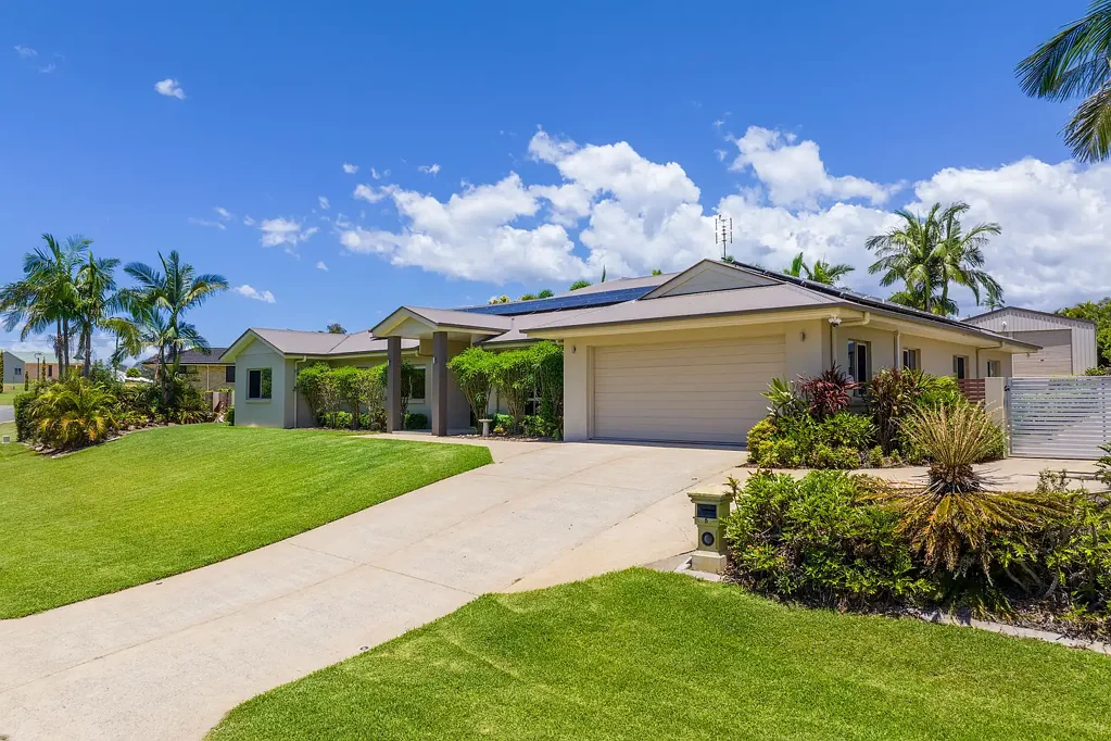 5 Langara Drive, Southside, QLD 4570