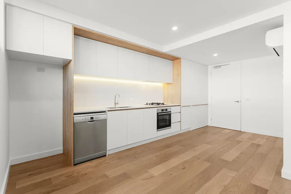 Spacious apartment in the Heart of Carnegie