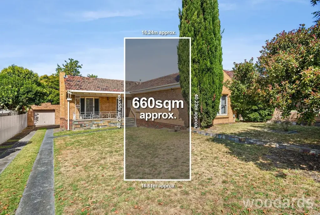 IDEAL HOME JUST MOMENTS FROM CHADSTONE SHOPPING
