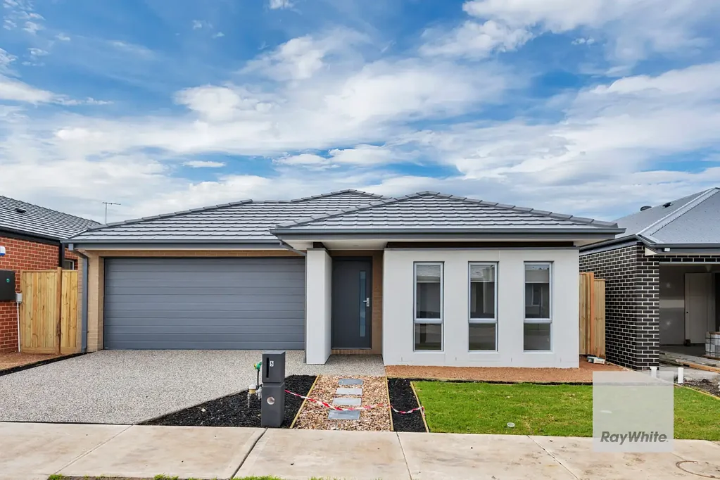 SPACIOUS LIVING MEETS MODERN STYLE - SUNBURY