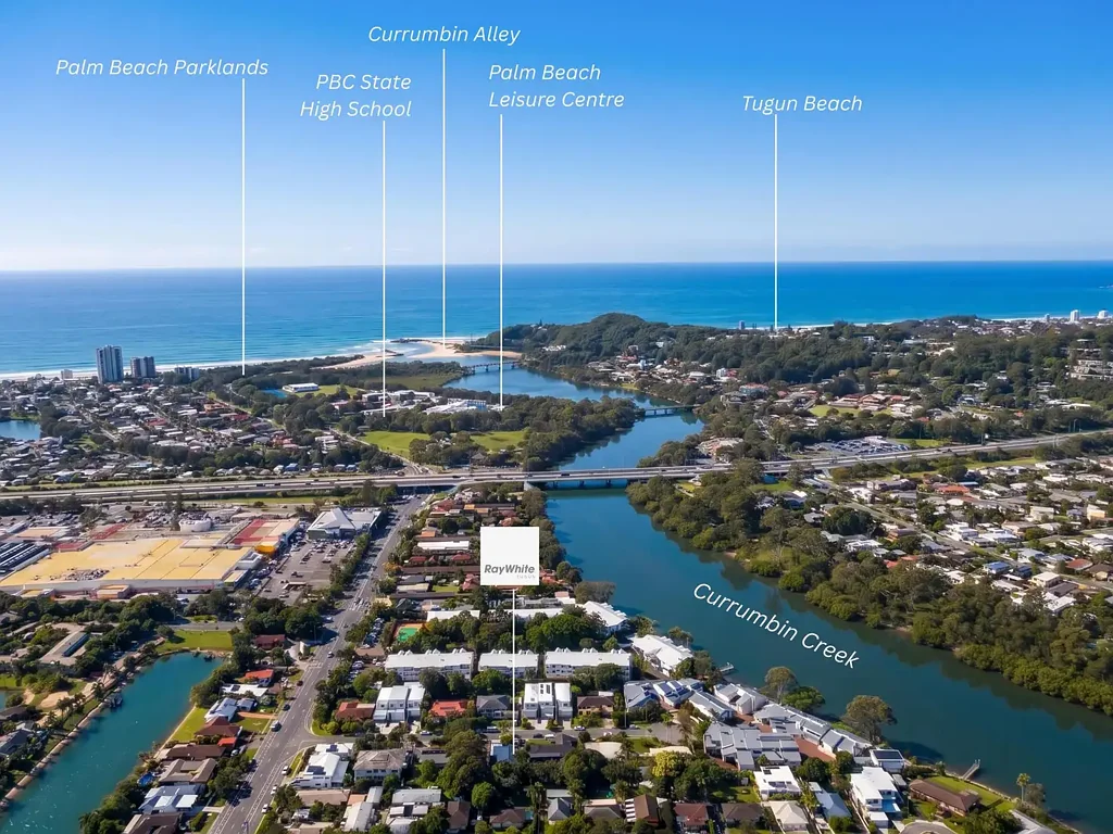Currumbin Waters 3房  Easy Living in the Heart of Currumbin Waters