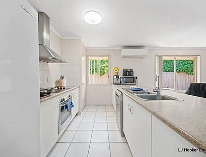 10 Forrest Lane, Emerald, QLD 4720, 4 રૂમ, 2 બાથરૂમ, House