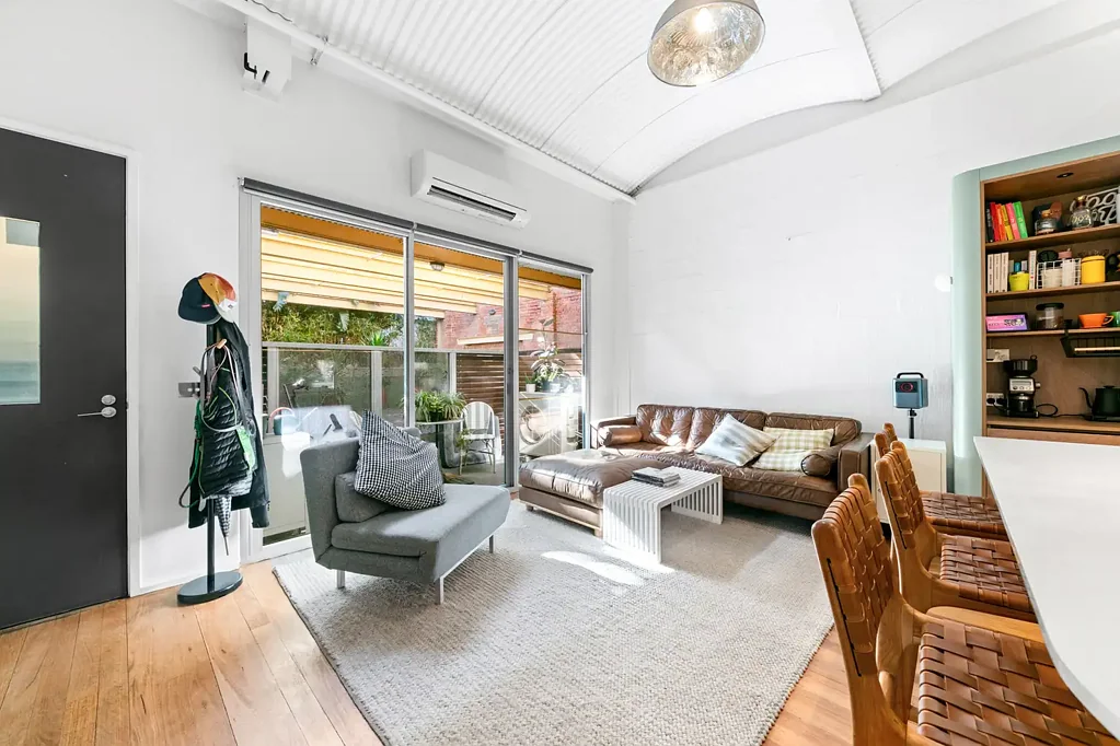 Red Tulip - Sophisticated Warehouse Living