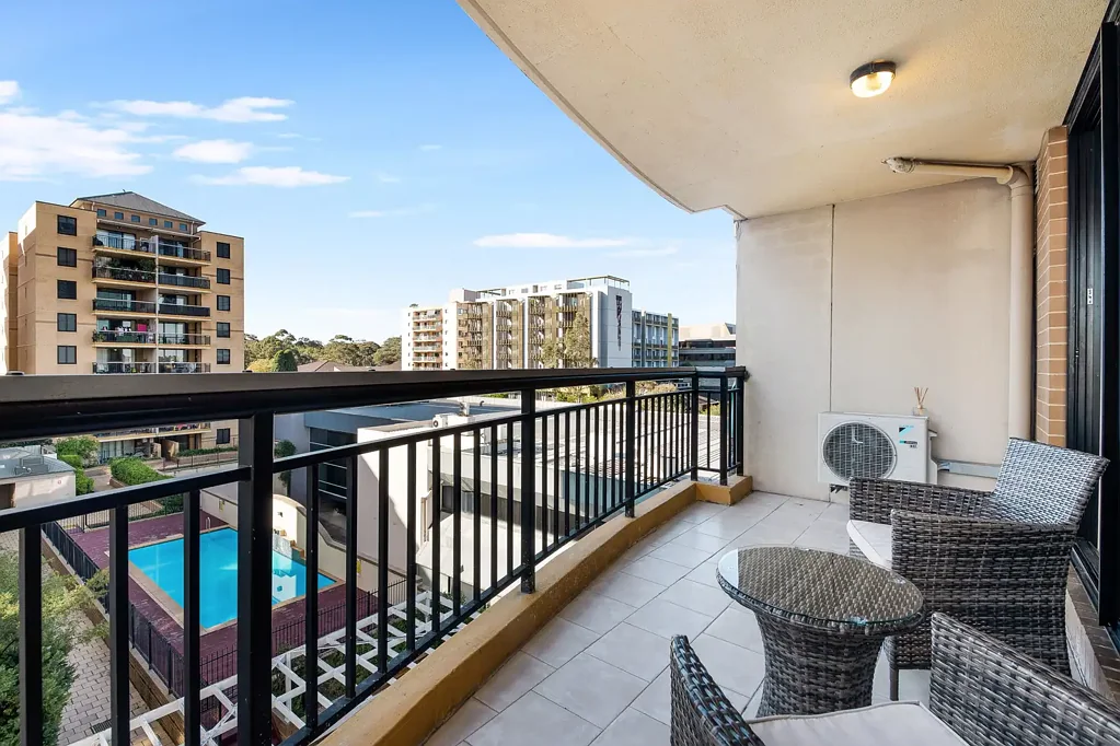 Bankstown 2ห้องนอน Fully Renovated, Sunlit Unit in Prime Bankstown Location