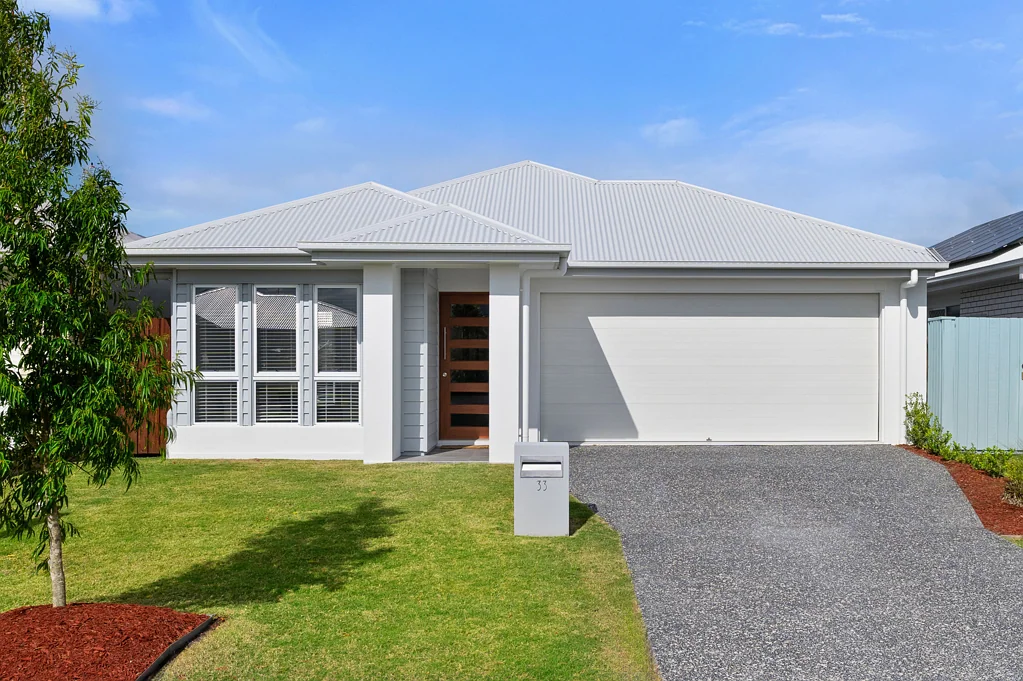 33 Valley Crescent, Palmview, QLD 4553