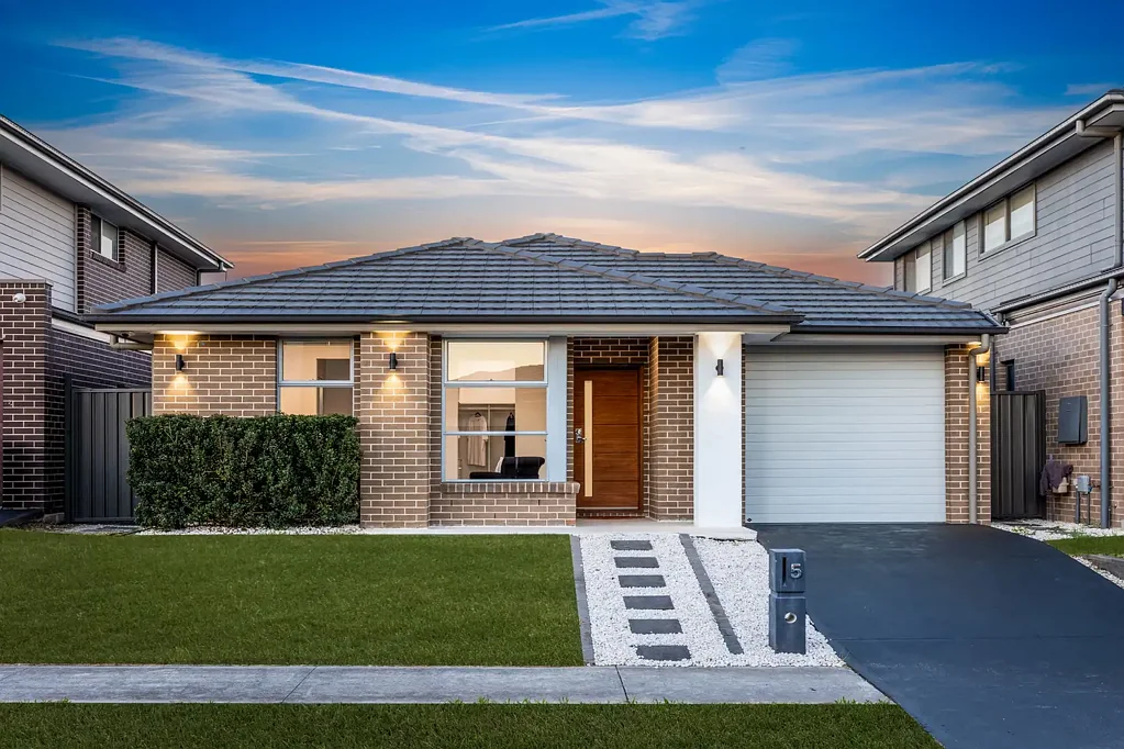 Modern Family Living in the Prestigious Akuna Vista Estate (Nirimba Fields)