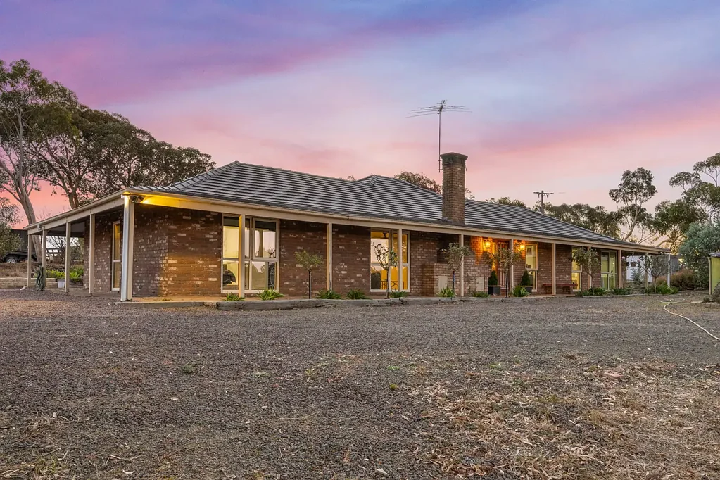 Riddells Creek 4ਬੈੱਡਰੂਮ Equine Treechange Property on 10.4 Acres (Approx.) with Town Water