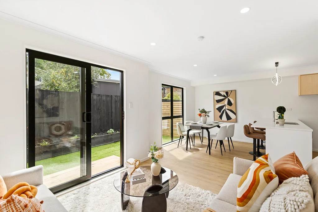 Te Atatu Peninsula 4कमरा Duplex with a difference!
