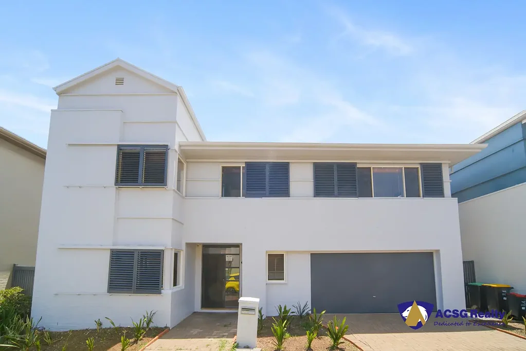 Fully Renovated Four Bedrooms Three Bathrooms & Double Garages