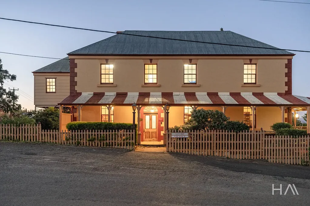 Swansea 13બેડરૂમ Meredith House – A Landmark Heritage Property