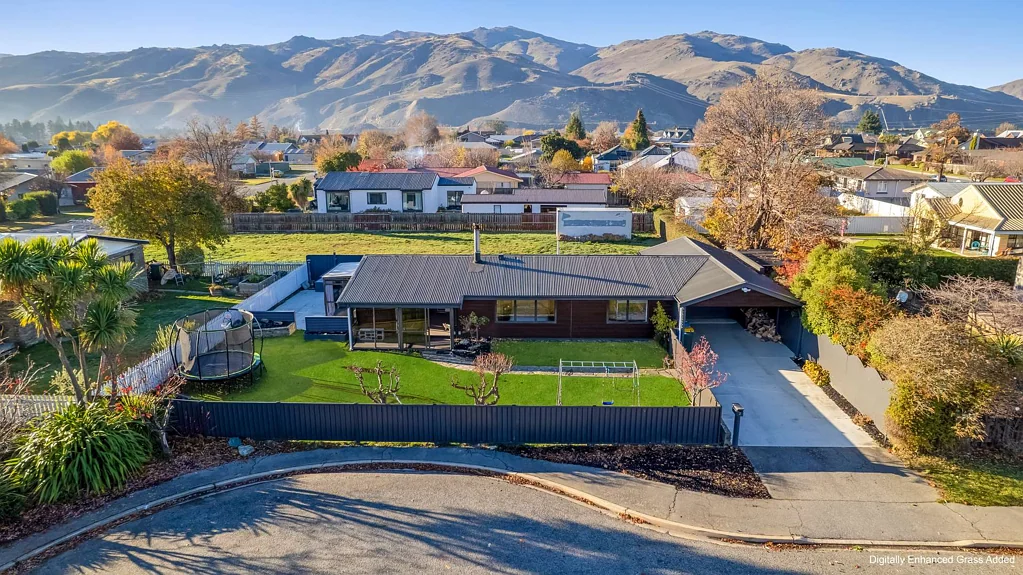Cromwell 3Habitaciones Charming Family Home with Modern Flair!