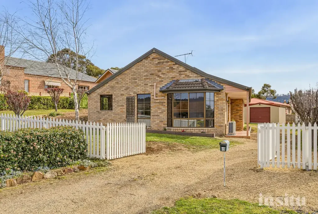 Richmond 3બેડરૂમ A Quiet Richmond Pocket with Space, Lifestyle and Village Convenience