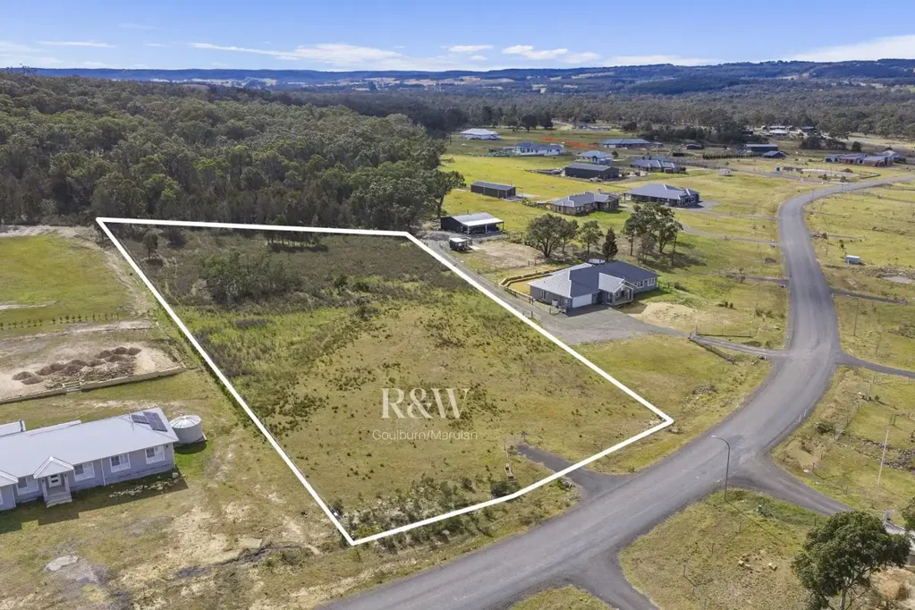 Marulan DESIRABLE RURAL LIFESTYLE OR SUBDIVISION OPPORTUNITY 7,862m2 / 1.94 ACRES