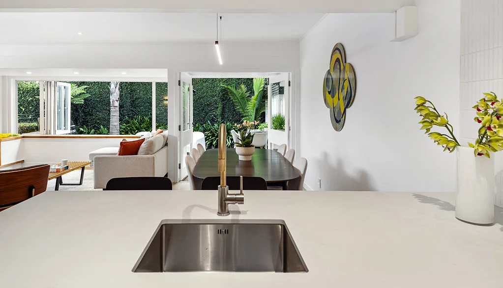 Orakei 2房  Modern Sophistication with Architectural Roots