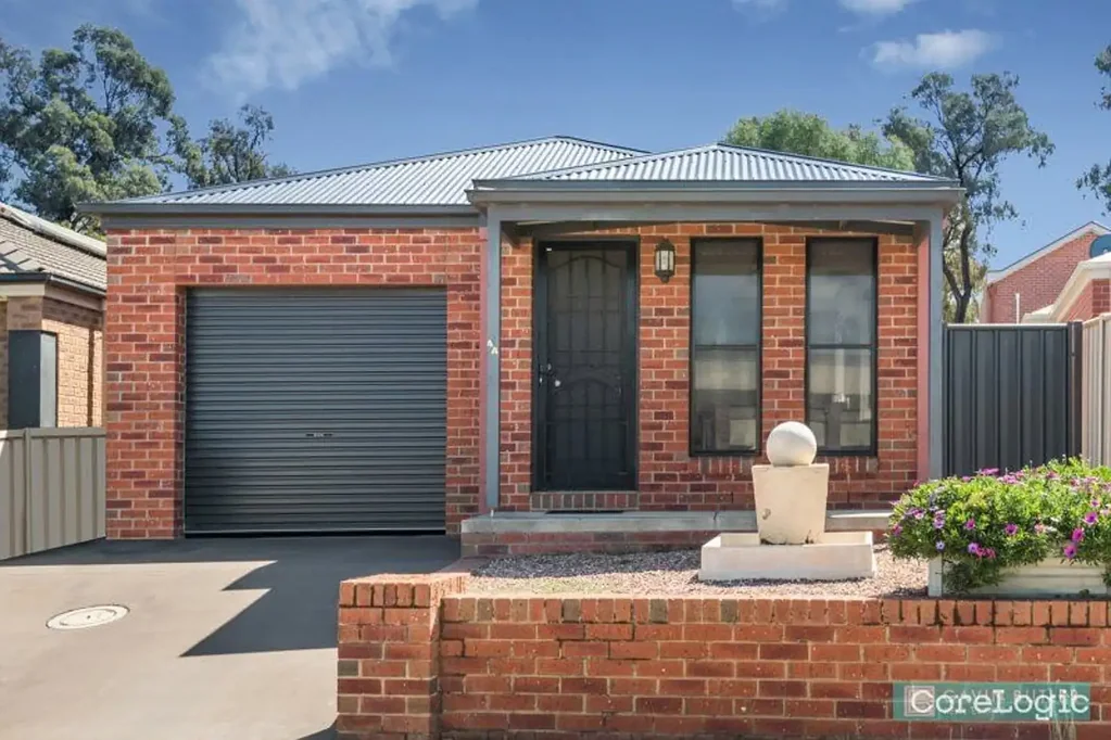 Neat modern 3 Bedroom home in popular Golden Square