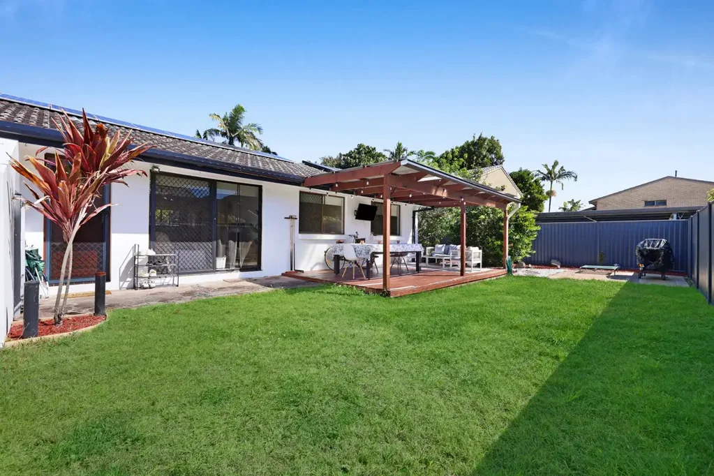 Burleigh Waters 3 Bedroom Renovate, Invest or Move Straight In | Prime Burleigh Waters Location