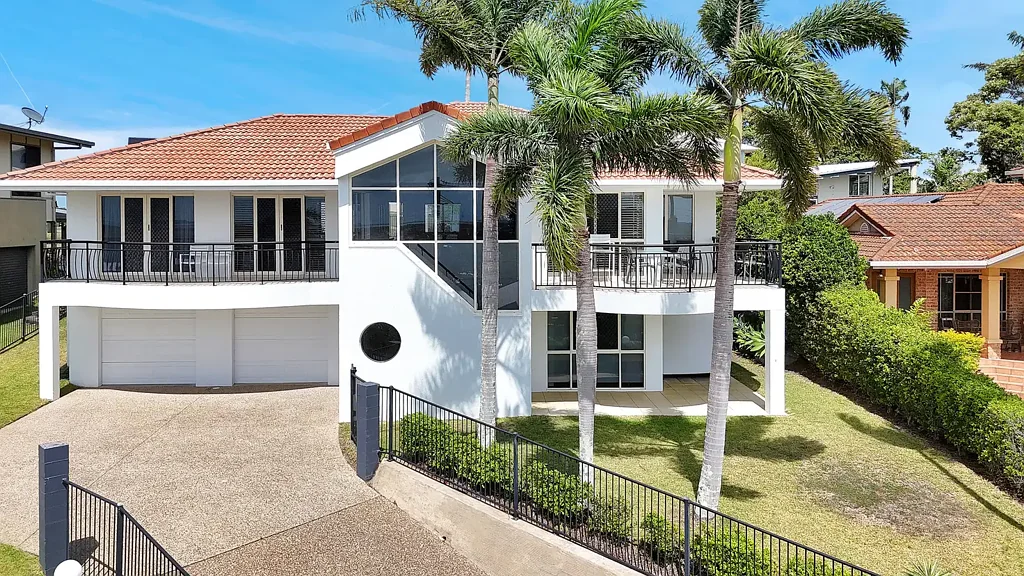 Mount Pleasant 5Kwarto ELEVATED ELEGANCE; MAJESTIC VIEWS; TIMELESS APPEAL IN PRESTIGIOUS ENCLAVE OF STUNNING HOMES