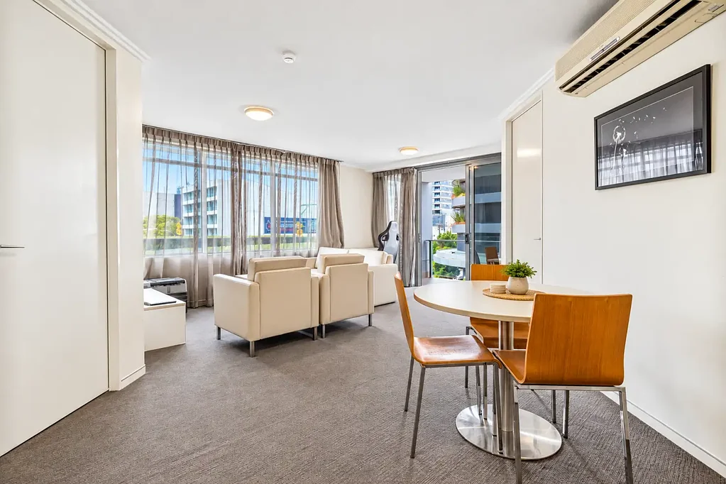 South Brisbane 2ਬੈੱਡਰੂਮ Affordable Two-Bedroom Opportunity in the Brisbane State High Catchment!
