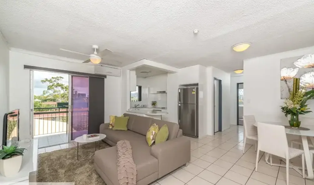 Top Floor with Stunning Views!