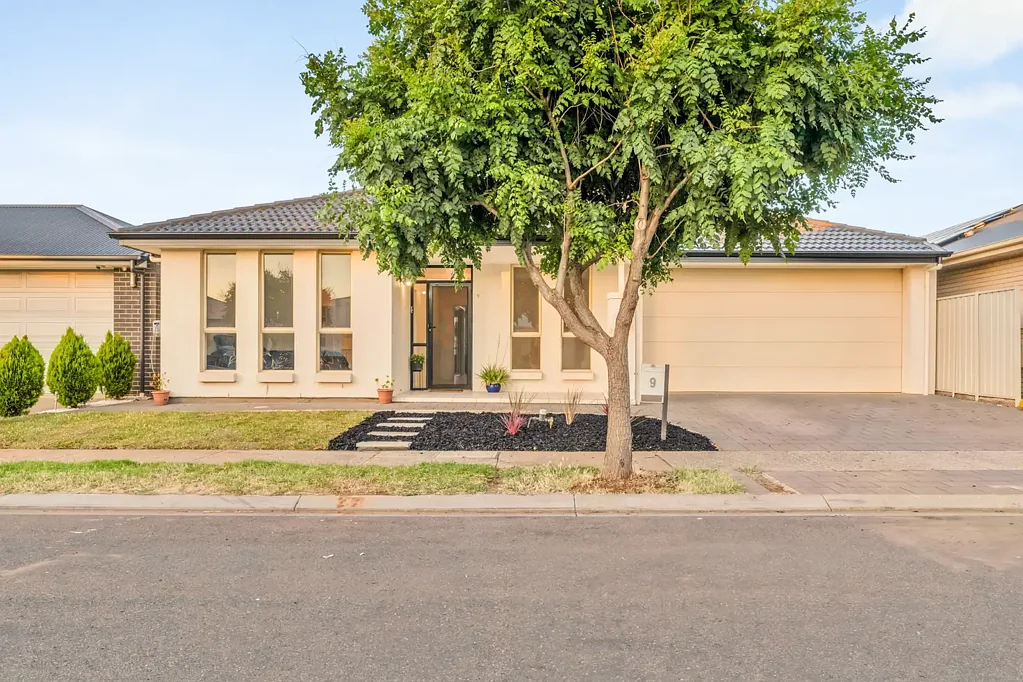 Munno Para West 5房  Impressive Family Living With Exceptional Space & Flexibility