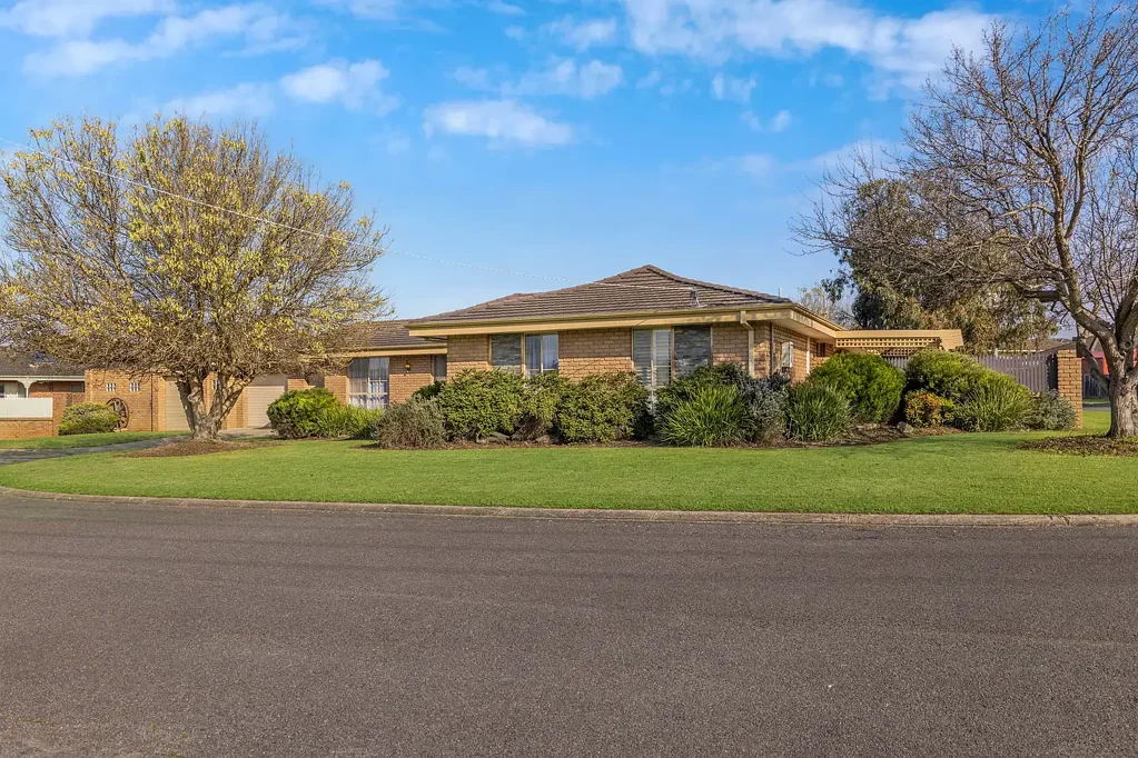 Warrnambool 4 Slaapkamer A Quiet Court Address with Outstanding Space & Functionality