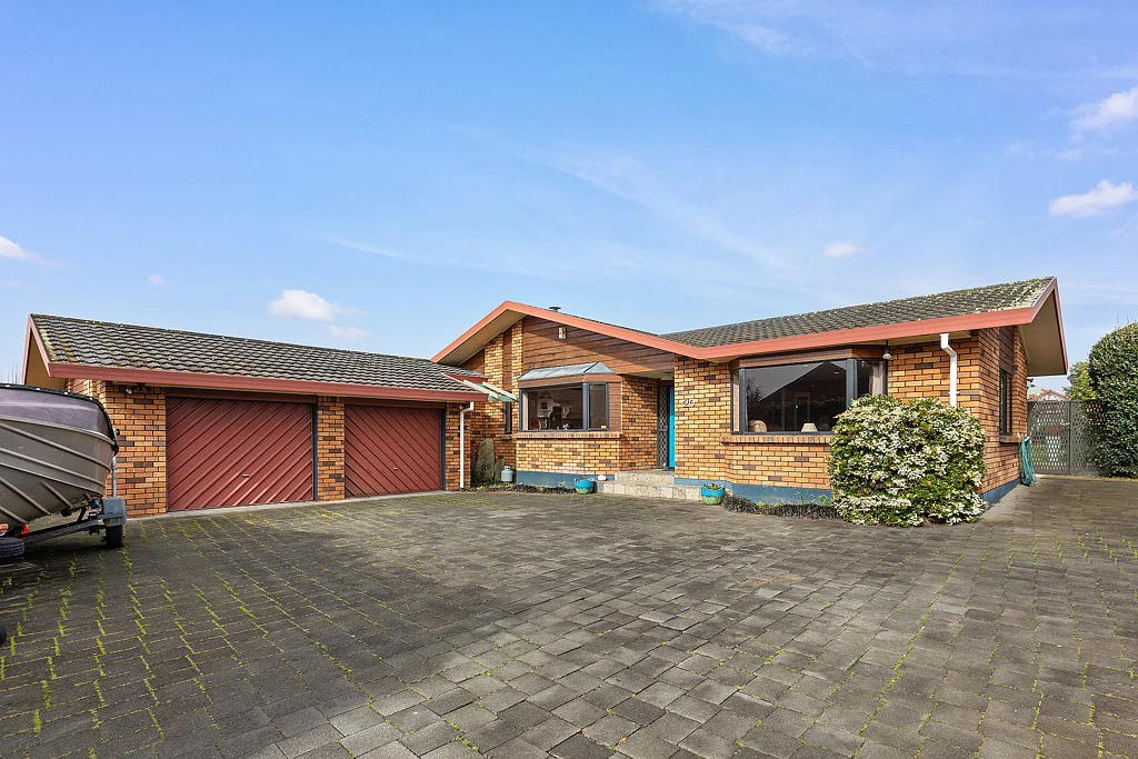 Morrinsville 4 Bedroom Village life calling - new family wanted