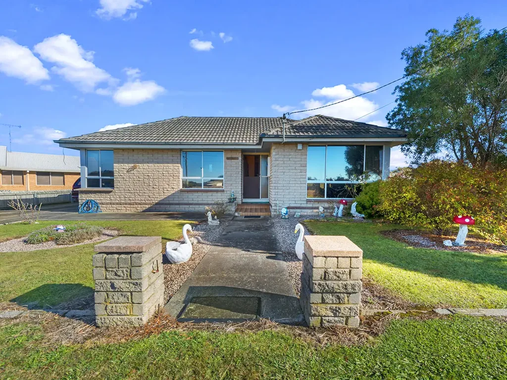 25 Charles Street, Triabunna, TAS 7190
