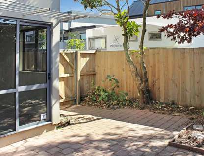 2/123 Chester Street East, 1419, Canterbury, 3部屋, 2バスルーム, Townhouse