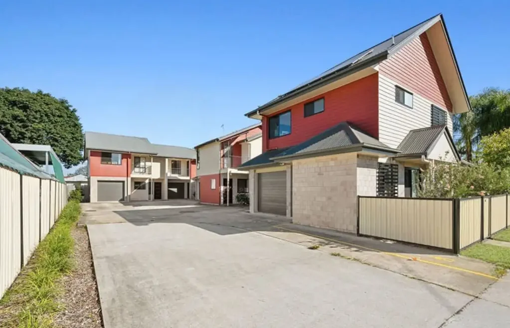 Stylish 3-Bedroom Townhouse in the Heart of Caboolture