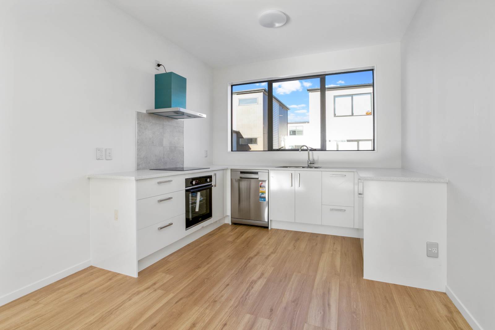 44 Bloom Crescent, Sunnyvale, Auckland - Waitakere, 3房, 0浴