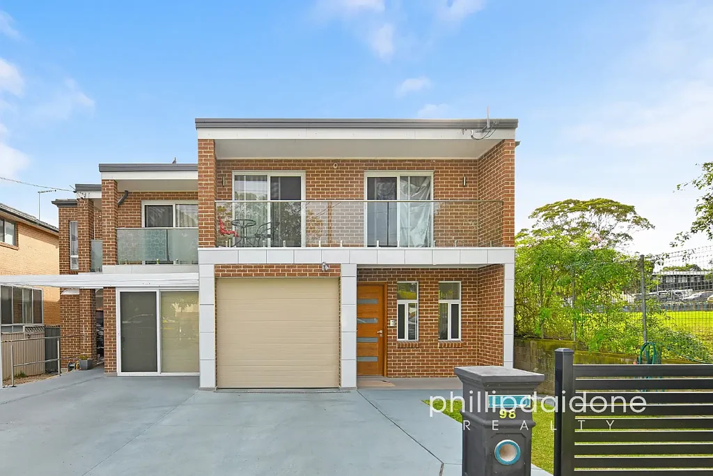 Birrong 5房  BIG FAMILY WANTED... MOVE STRAIGHT IN