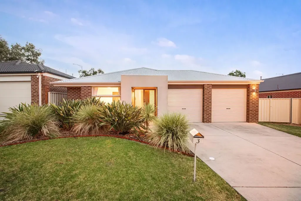 CONVENIENT FAMILY LIVING IN DAINTREE ESTATE