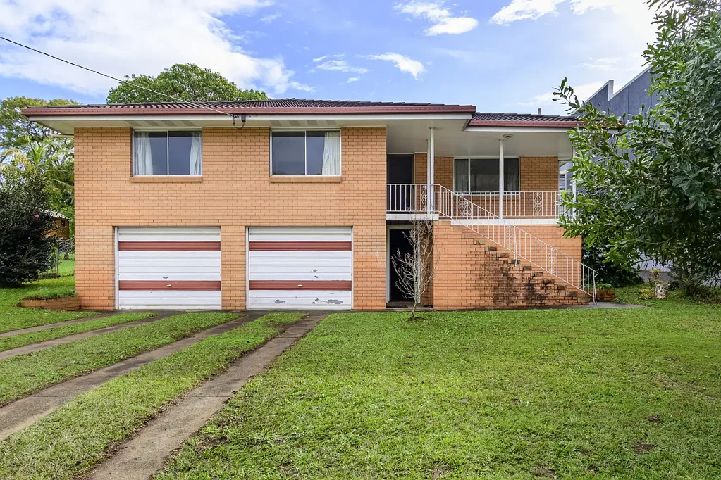Caboolture 3房 绝佳地段!! 开发潜力无限!! Excellent Location!! Development Potential!!