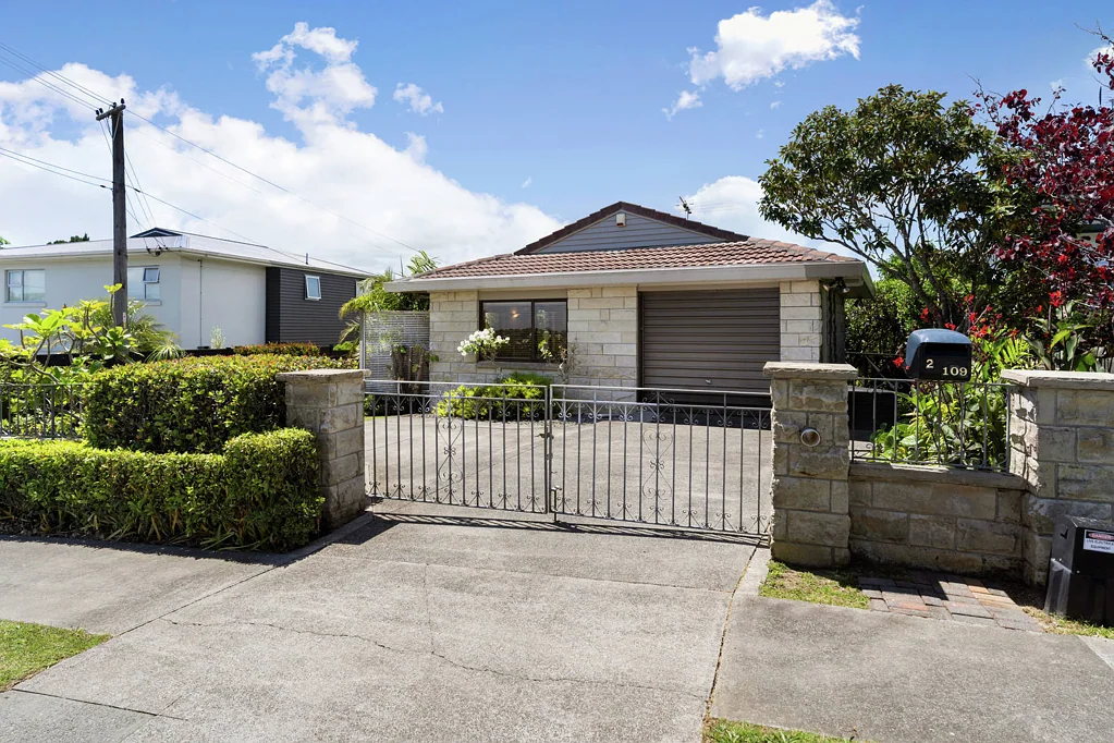 2/109 Litten Road, Cockle Bay, Manukau City, Auckland