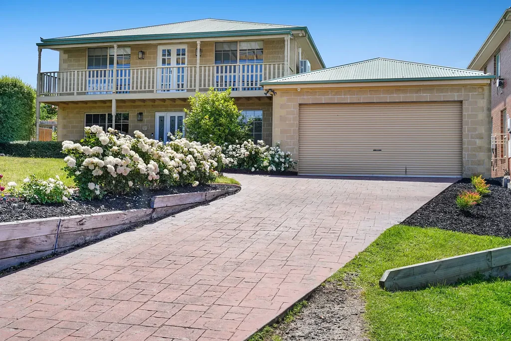 5 Edinburgh Court, Greenvale, VIC 3059