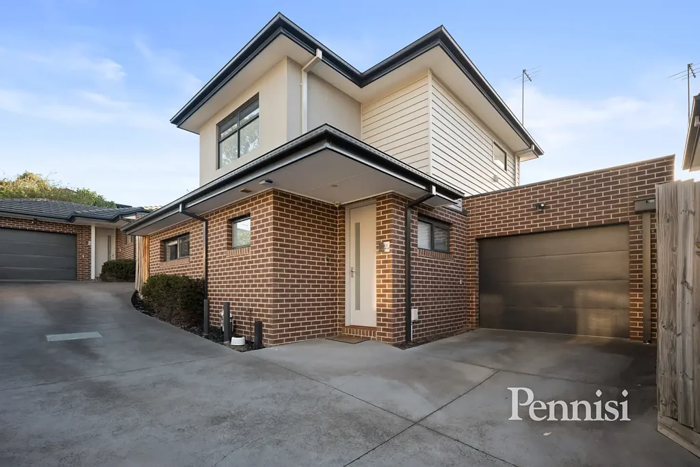FOR LEASE BY PENNISI