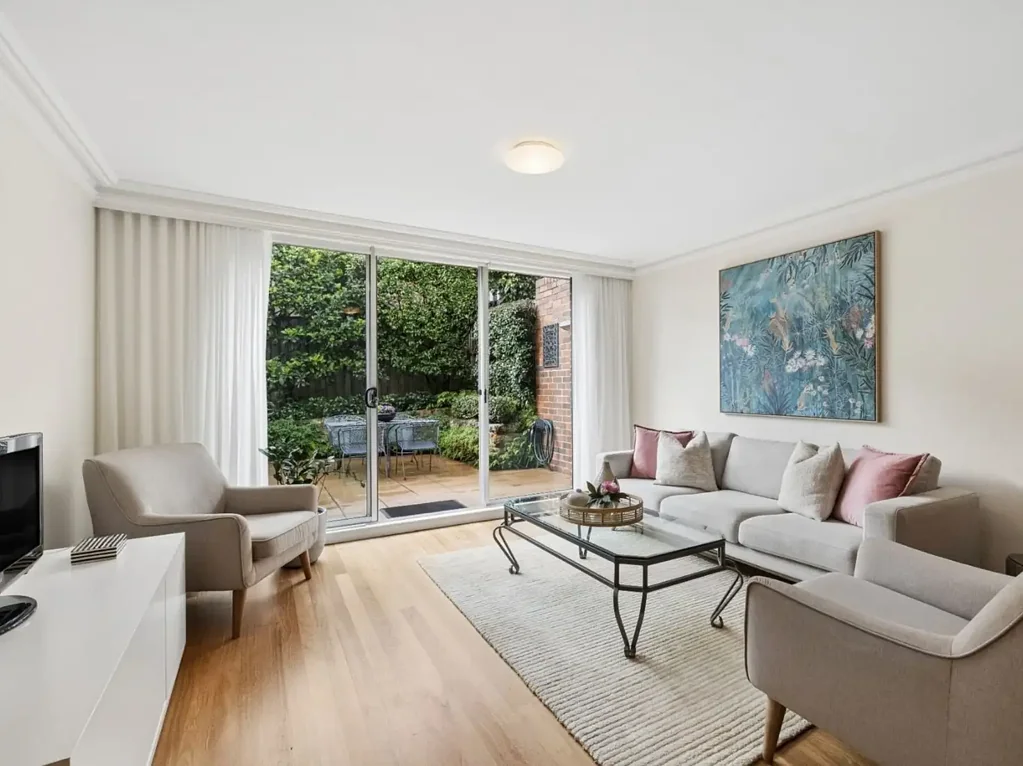 Cremorne 2Moenga Beautifully Renovated Townhouse with Versatile Study and Private Courtyard.