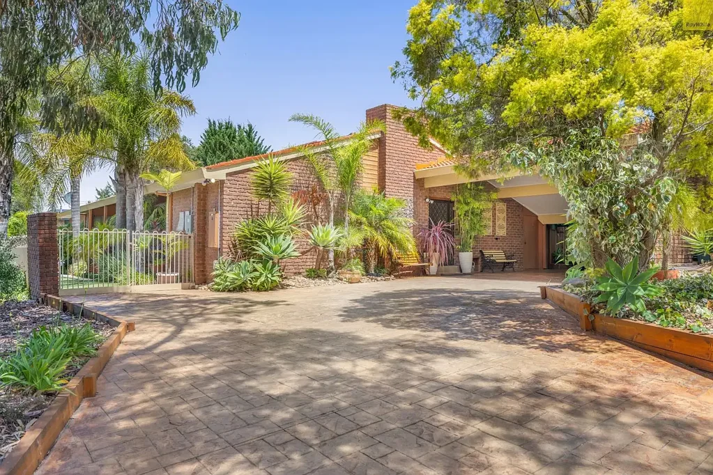 Darley 5chambre Resort-Style Living in a Prime Darley Location - 1243m² (approx.)