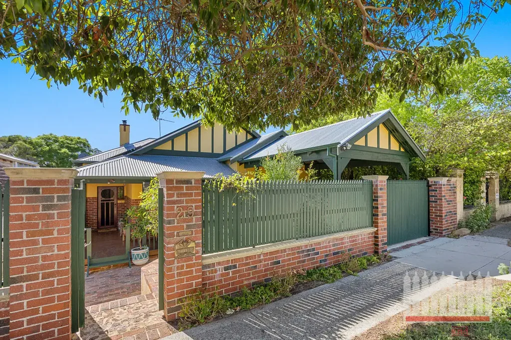 Bassendean 3房  Character, Comfort and Convenience in the Heart of Bassendean