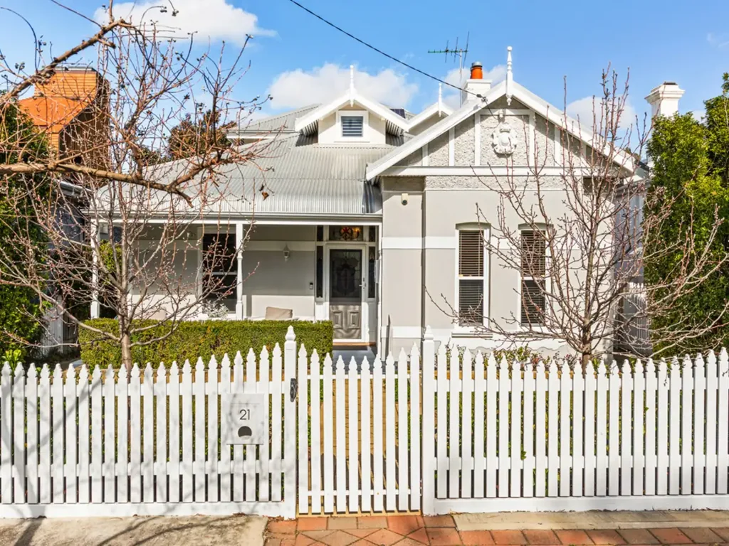 Mount Lawley 5房  Classic Beauty - Modern Luxury
