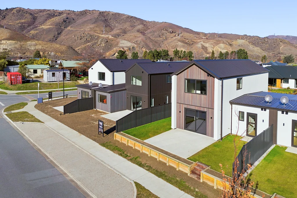 Cromwell 3 Bedroom Front Row to the Good Life