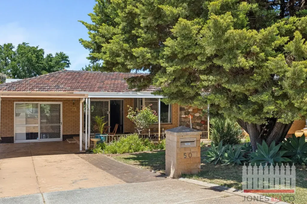Bassendean 3ਬੈੱਡਰੂਮ A Quintessential Bassendean Beauty on a Rare 800+sqm Block