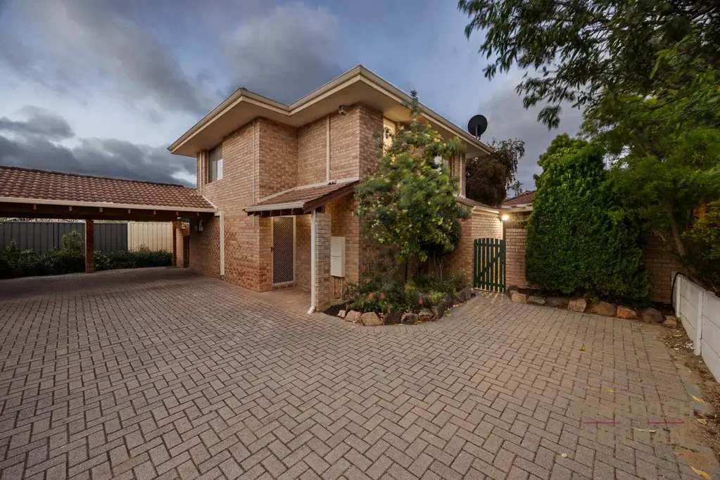 Yokine 3 Slaapkamer TOWNHOUSE LIVING IN A PRIME LOCATION