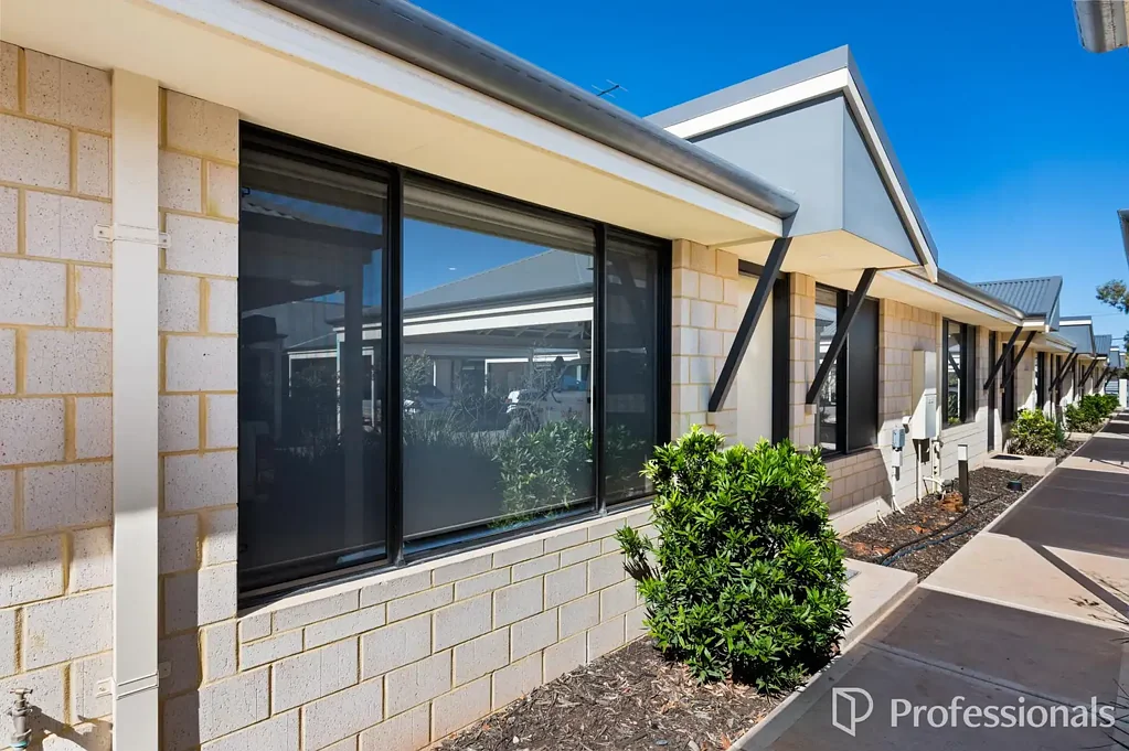 South Kalgoorlie 2Zimmer Lock-Up & Leave: Modern Low-Maintenance Living in South Kalgoorlie!