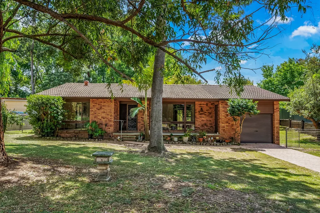 3 Thurlow Close, Bolwarra, NSW 2320