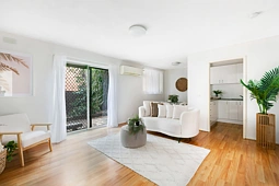 3/243 Gower Street, Preston