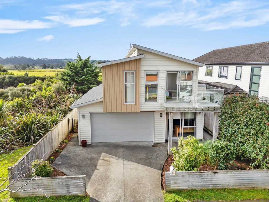 Whenuapai 5chambre Corner-Site Elegance!
