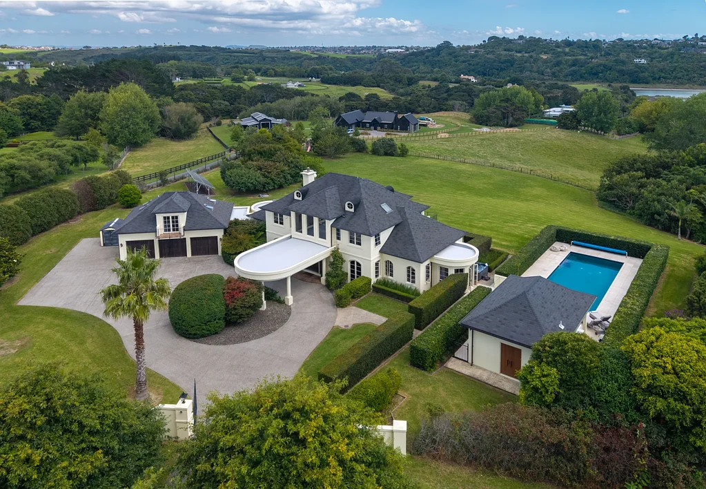 Whitford Prestigious Broomfields Peninsula Living